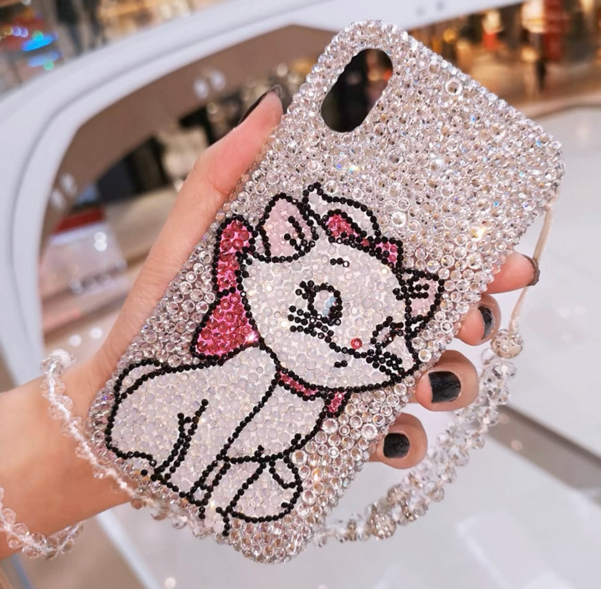 Marycat with Chain